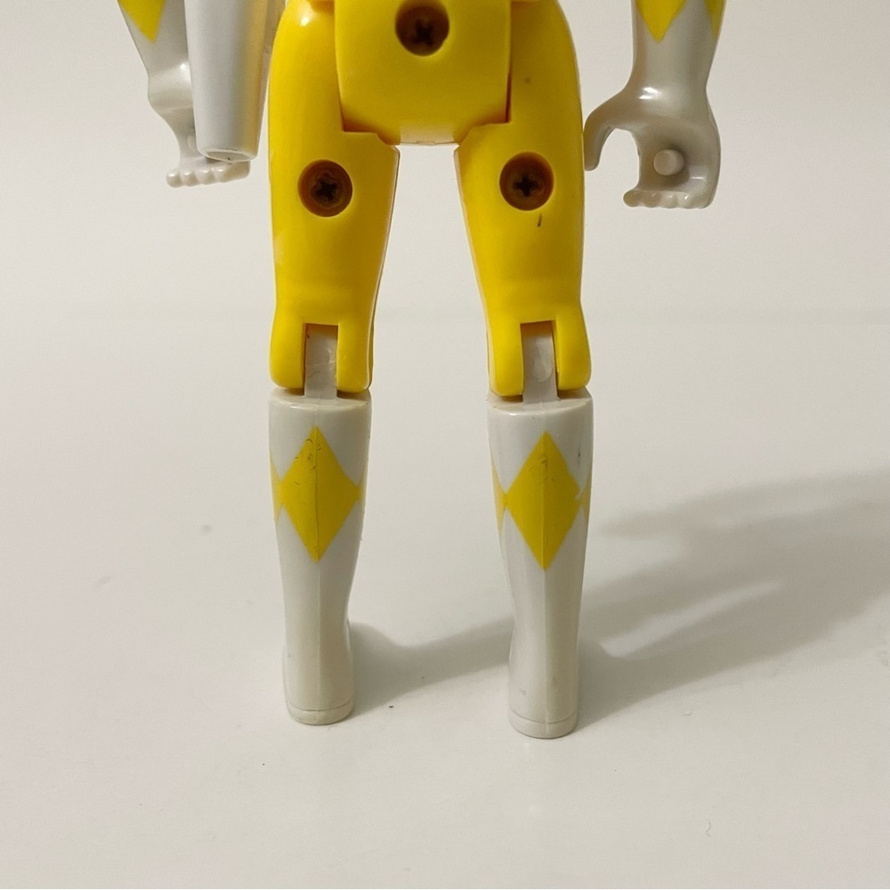 Mighty Morphin Power Rangers Trini Yellow Ranger Head Flips - Picture 9 of 16
